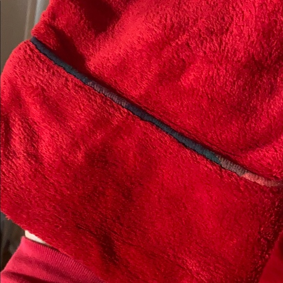 Red robe - Picture 2 of 4